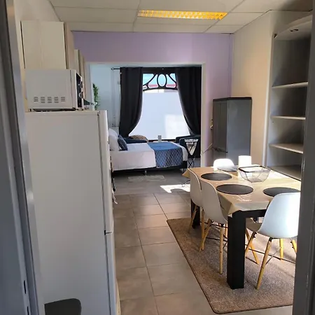 Cosy Engyh House 3 * Dour