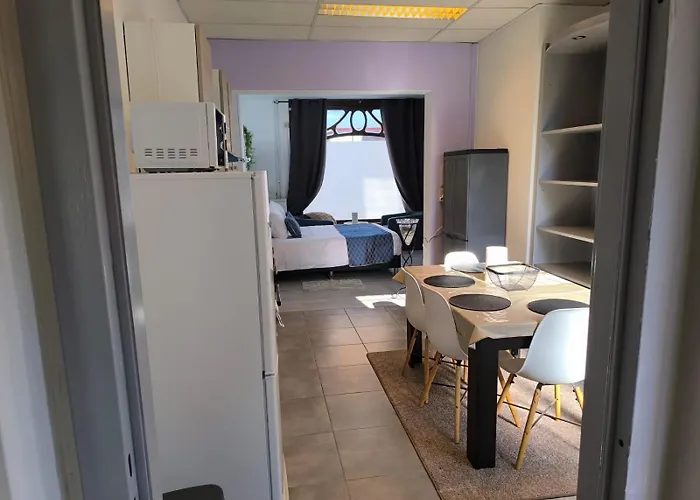 Cosy Engyh House 3 * Dour